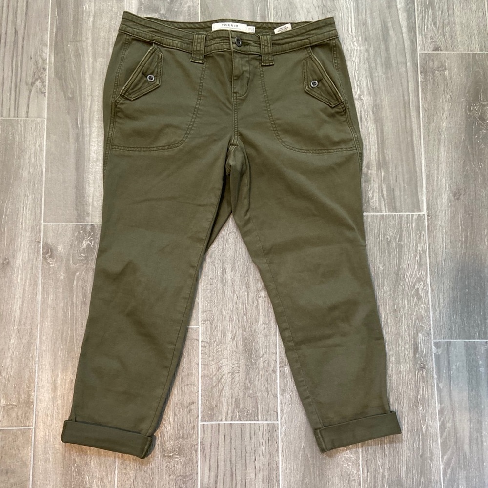 Torrid Crop bottoms